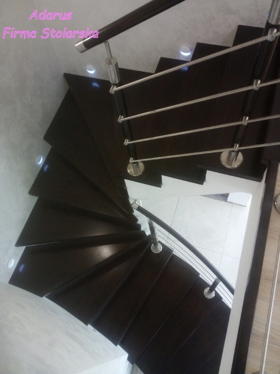 schody bez cokołów